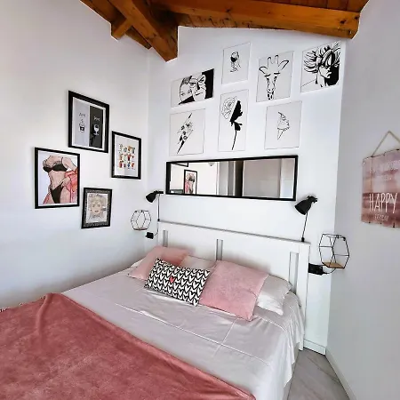 Apartment Francesca's Heart Desenzano-by Goccia Di *